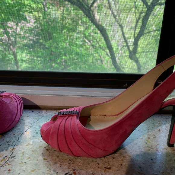 Stylish Pink Suede Slingback Shoes with Glitter Accents - Picture 6 of 12